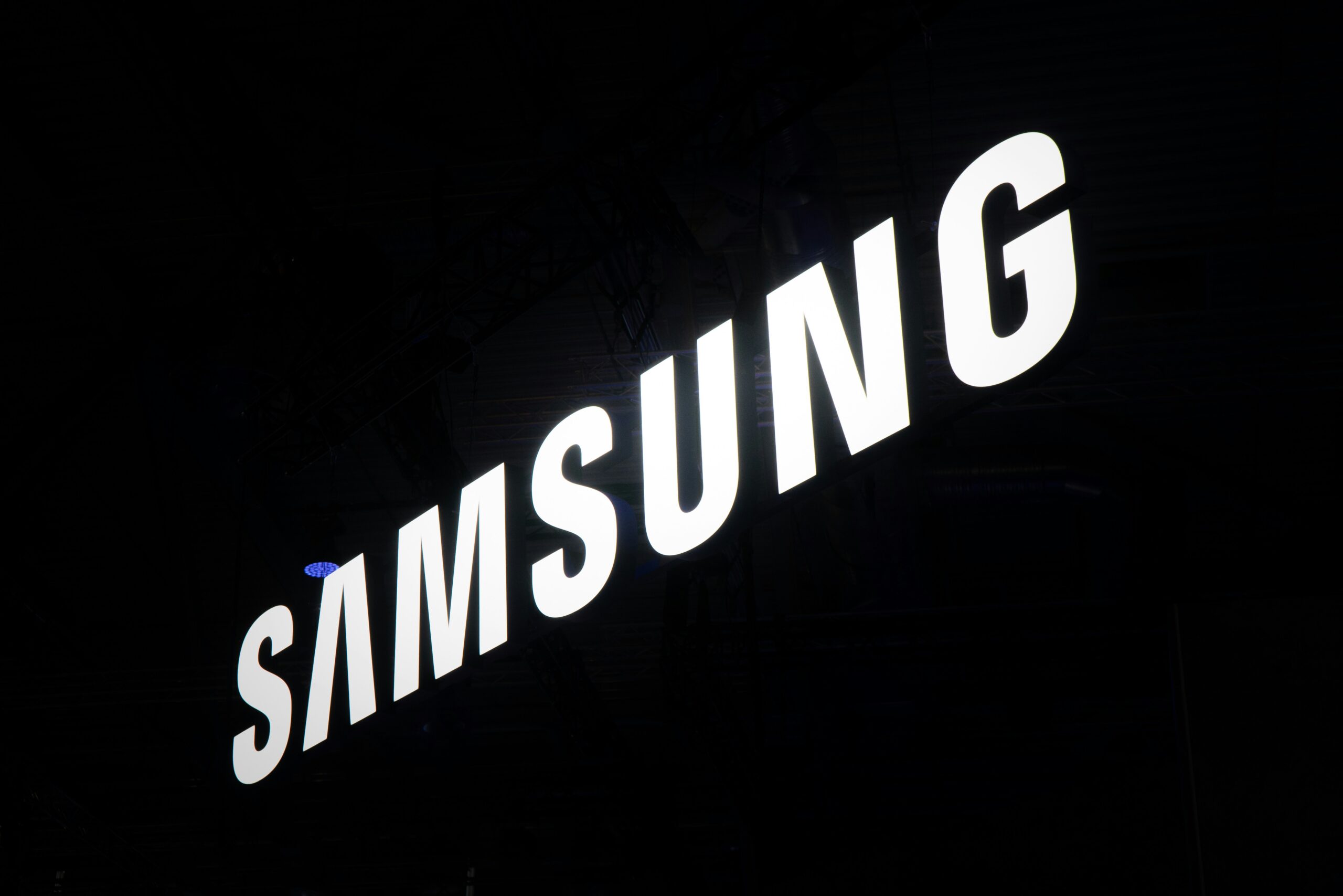 Samsung to unveil even faster HBM4 chip early next year